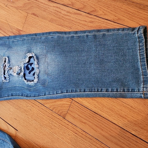 Blue Distressed Patchwork Jeans, Sz Med Stretch, Floral, Animal Print, NWOT! - Picture 4 of 14